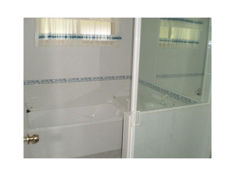 103 Emu Park Road, Nerimbera QLD 4701