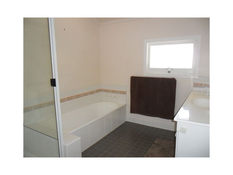 1 Athelstane Street, The Range QLD 4700