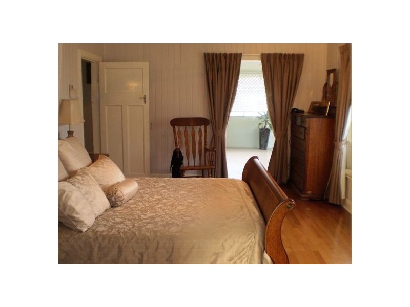 14 Queen Street, The Range QLD 4700