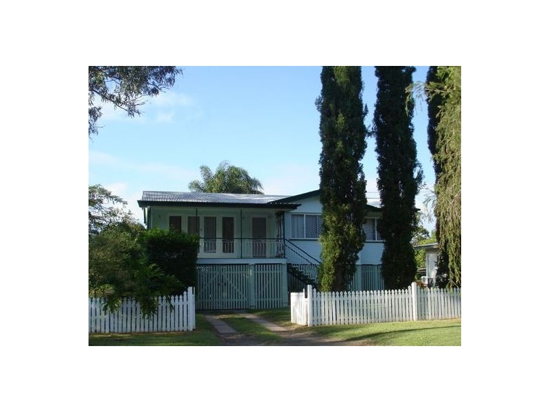 208 Earl Street, Berserker QLD 4701