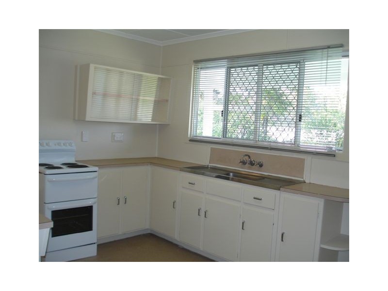 208 Earl Street, Berserker QLD 4701