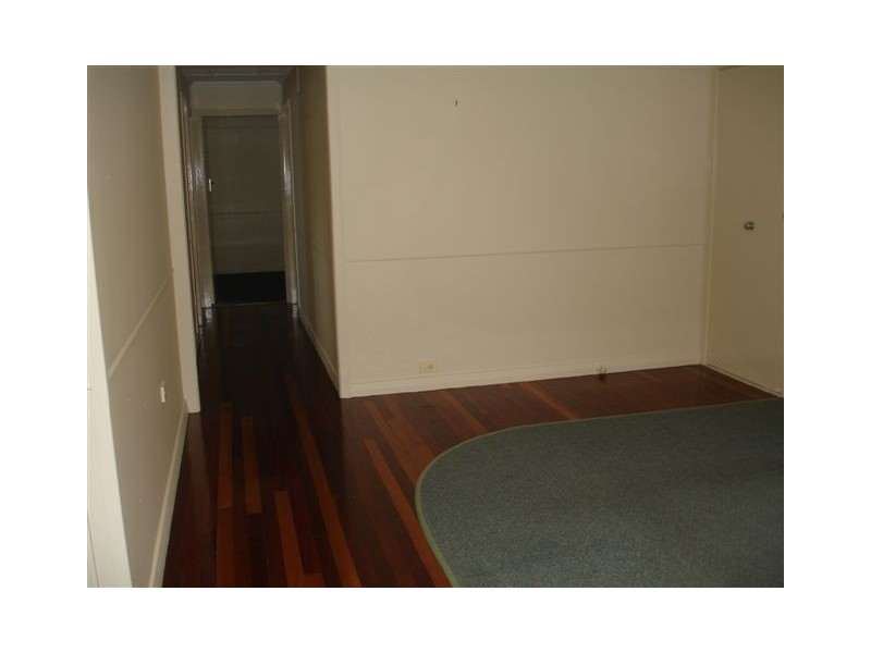 208 Earl Street, Berserker QLD 4701