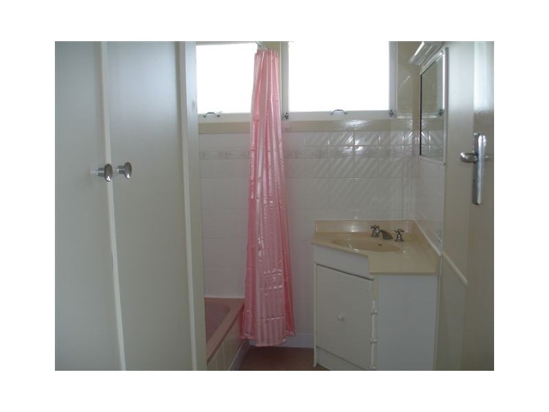 208 Earl Street, Berserker QLD 4701