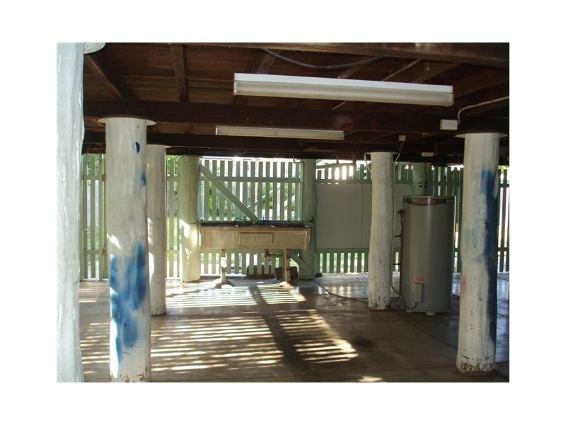 208 Earl Street, Berserker QLD 4701