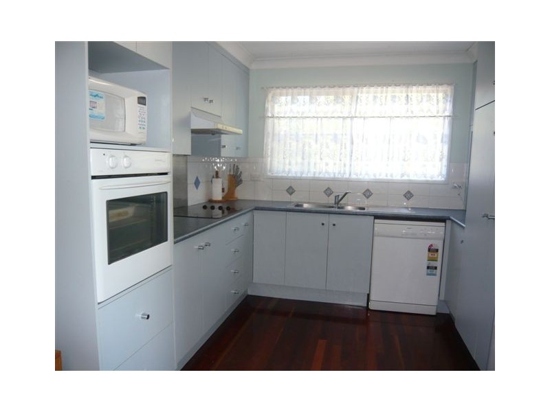 8 Walker Street, Kawana QLD 4701