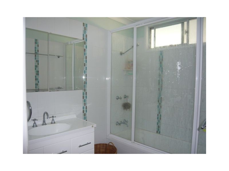 8 Walker Street, Kawana QLD 4701