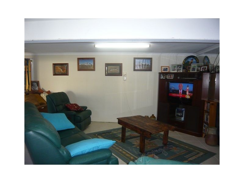 8 Walker Street, Kawana QLD 4701