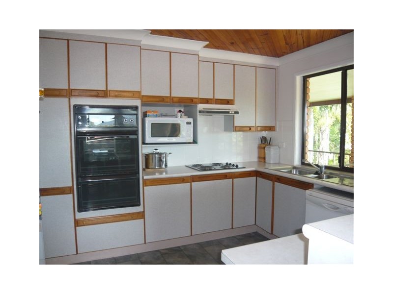 8 Boonah Street, Wandal QLD 4700