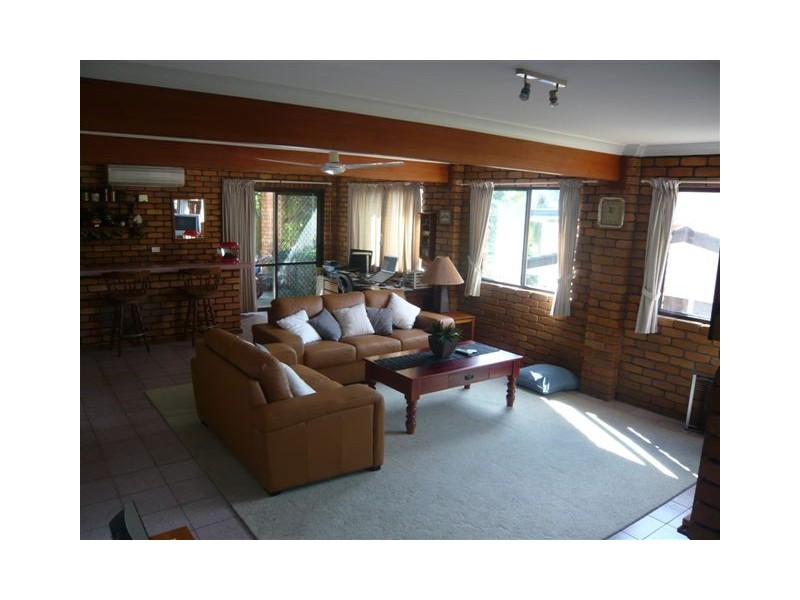 8 Boonah Street, Wandal QLD 4700