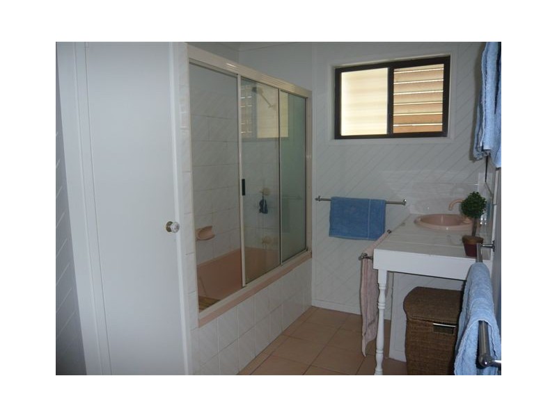 8 Boonah Street, Wandal QLD 4700