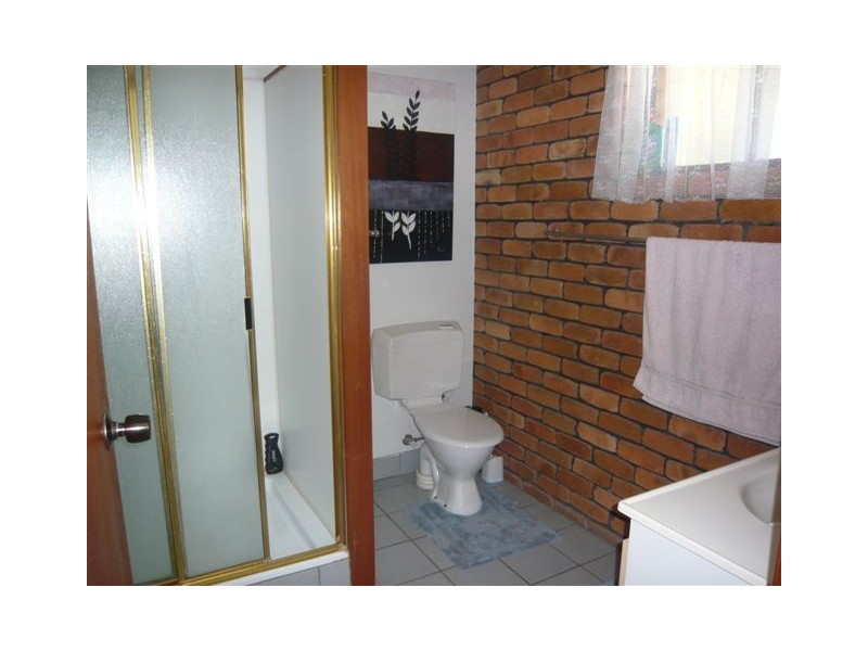 8 Boonah Street, Wandal QLD 4700