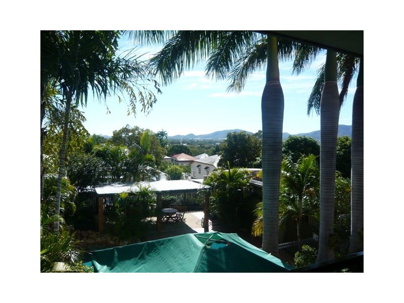 8 Boonah Street, Wandal QLD 4700