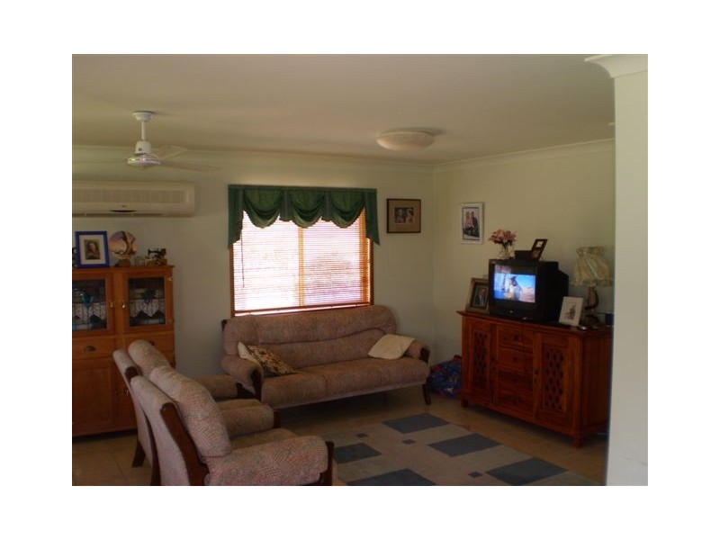32 Rayner Road, Alton Downs QLD 4702
