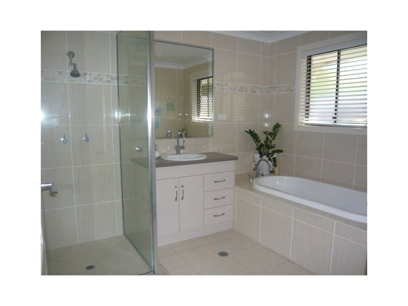 21 Treefern Terrace, Frenchville QLD 4701