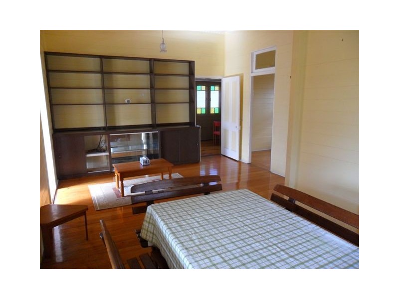 1 Cousins Street, The Range QLD 4700
