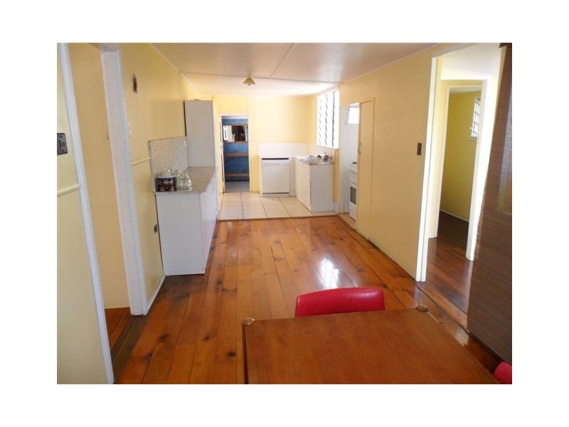 1 Cousins Street, The Range QLD 4700