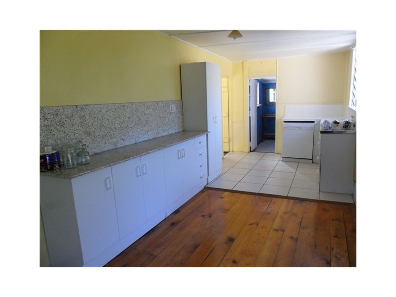 1 Cousins Street, The Range QLD 4700