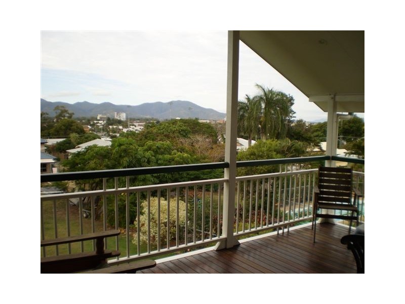 25 Lennox Street, The Range QLD 4700