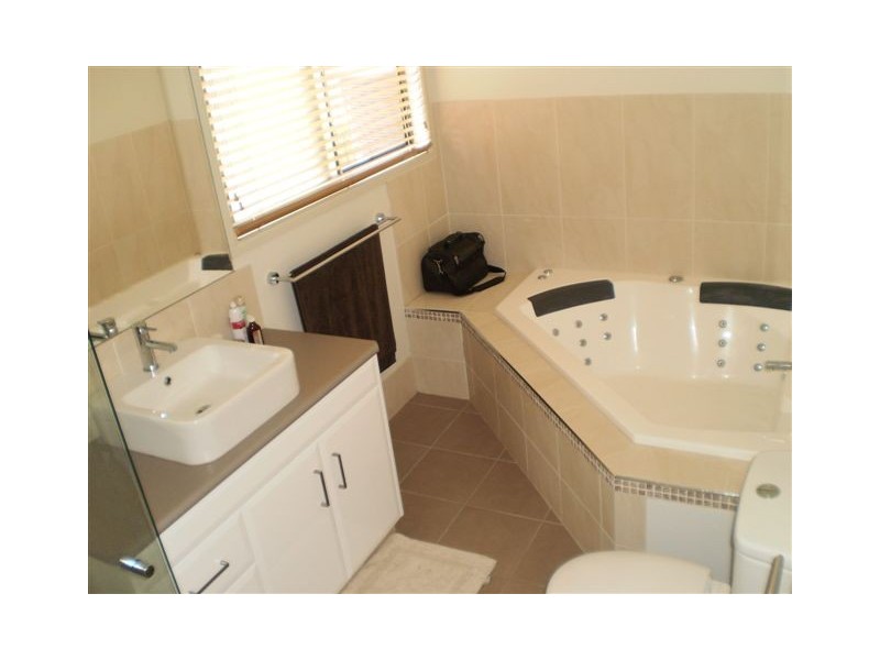 180 Pink Lily, Pink Lily QLD 4702