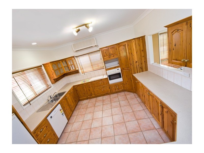 94 Fons Drive, Glendale QLD 4711