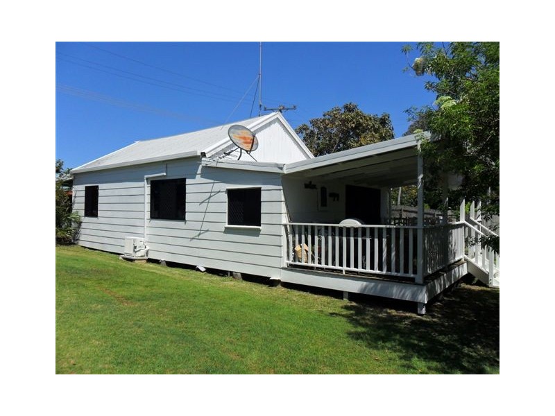 19 Roden Street, Keppel Sands QLD 4702