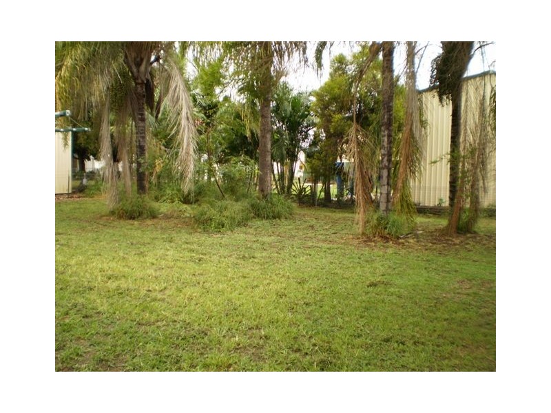 8 Medcraf Street, Park Avenue QLD 4701