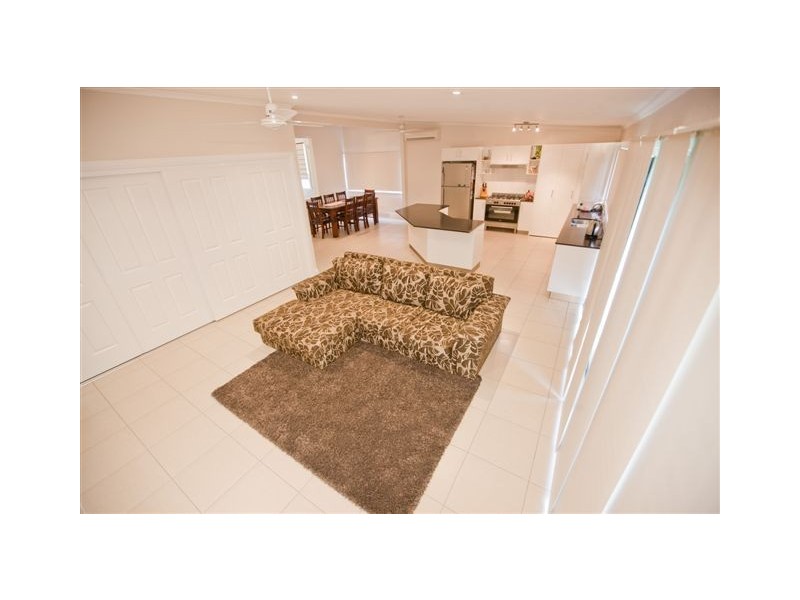 27 Glencoe Street, The Range QLD 4700