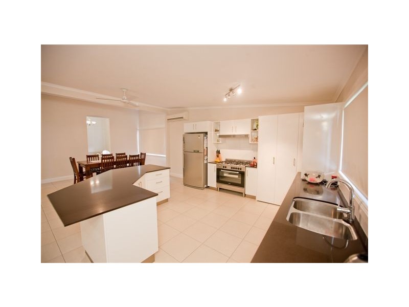 27 Glencoe Street, The Range QLD 4700