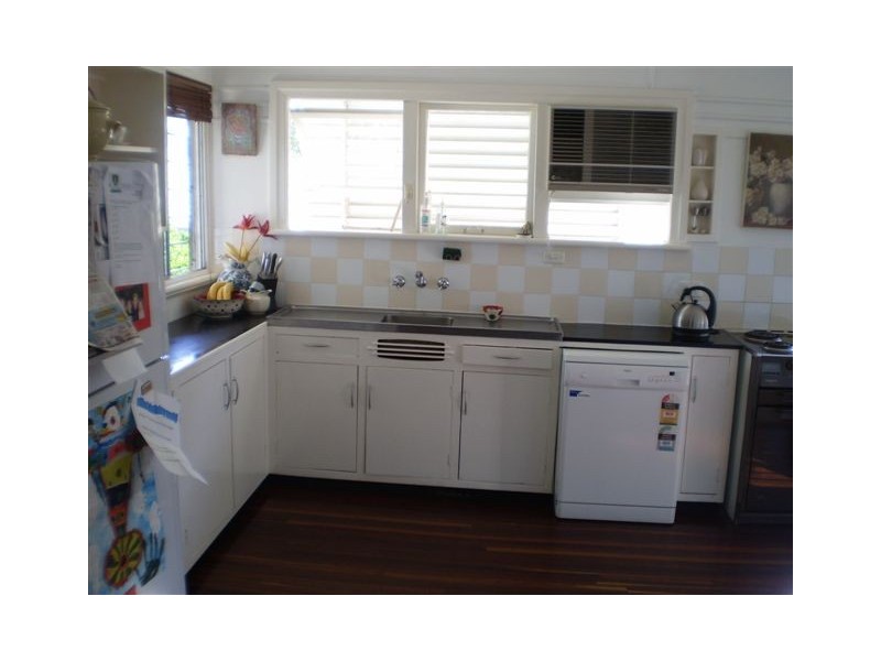 38 Cousins Street, The Range QLD 4700