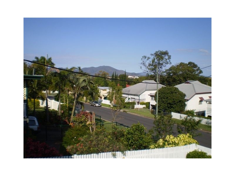 38 Cousins Street, The Range QLD 4700