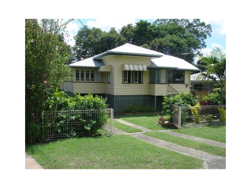 8 Brecknell Street, The Range QLD 4700