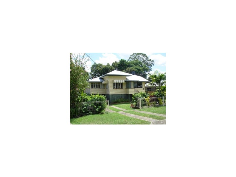 8 Brecknell Street, The Range QLD 4700