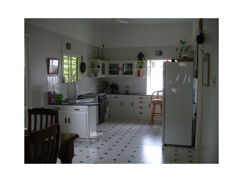 8 Brecknell Street, The Range QLD 4700