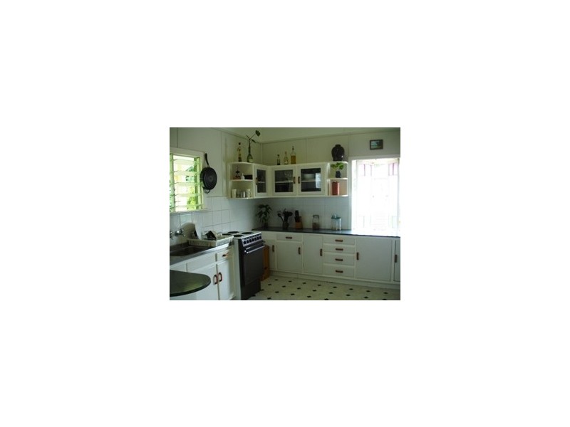8 Brecknell Street, The Range QLD 4700