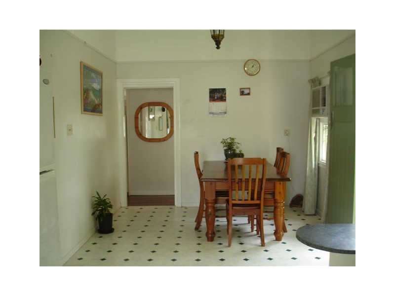 8 Brecknell Street, The Range QLD 4700