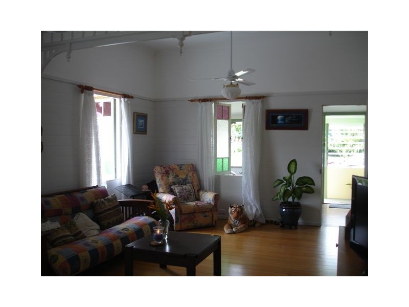 8 Brecknell Street, The Range QLD 4700