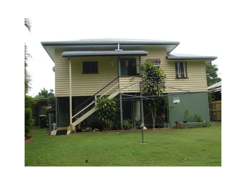 8 Brecknell Street, The Range QLD 4700