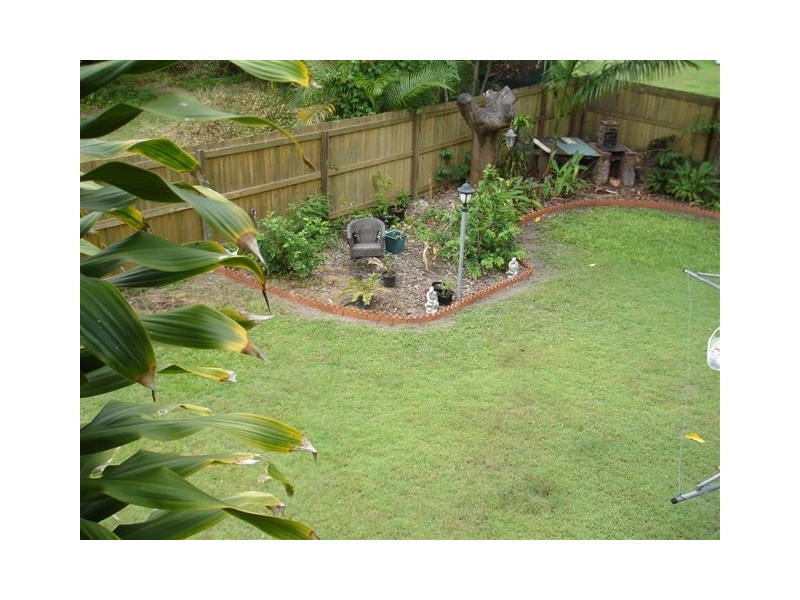 8 Brecknell Street, The Range QLD 4700