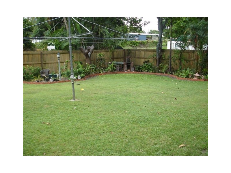 8 Brecknell Street, The Range QLD 4700