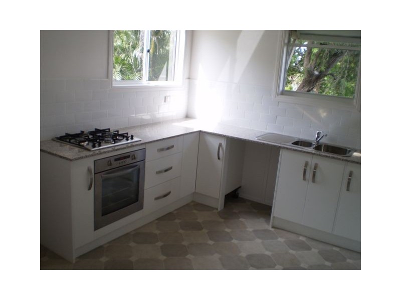 16 Cousins Street, The Range QLD 4700