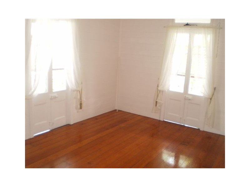16 Cousins Street, The Range QLD 4700