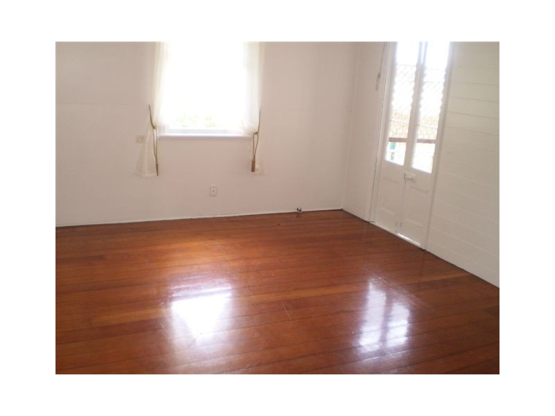 16 Cousins Street, The Range QLD 4700