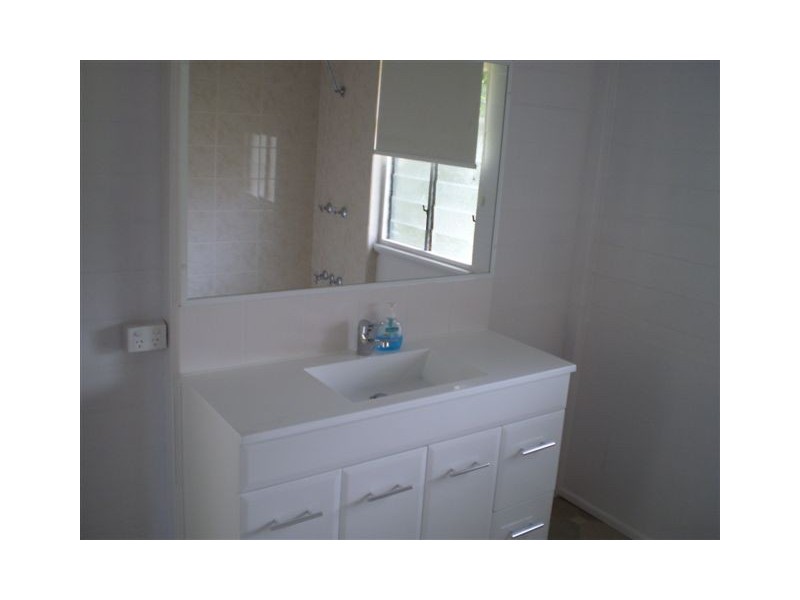 16 Cousins Street, The Range QLD 4700