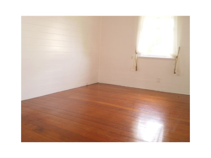 16 Cousins Street, The Range QLD 4700