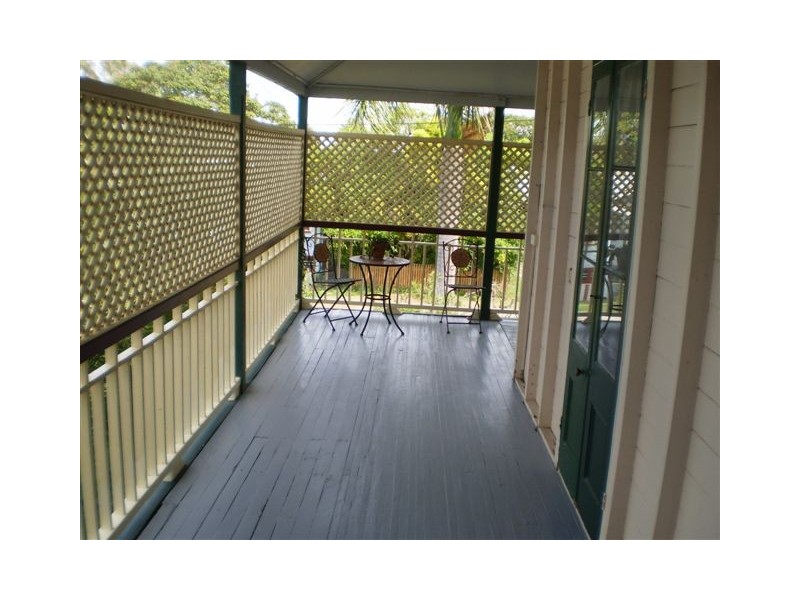 16 Cousins Street, The Range QLD 4700