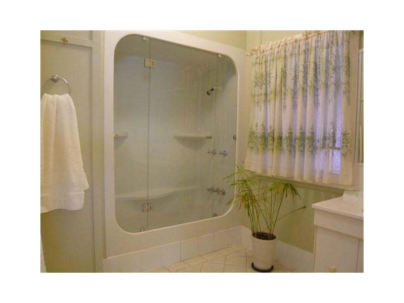 3 Barry Street, Wandal QLD 4700