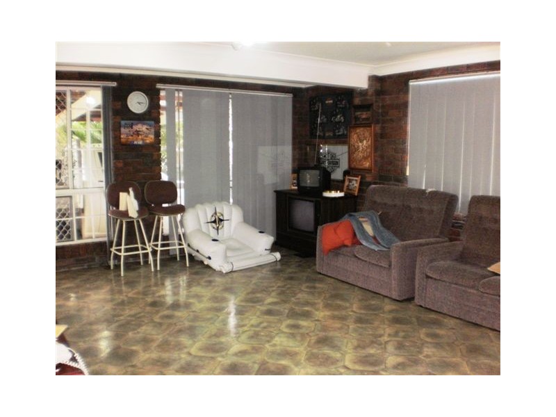 326 Bloxsom Street, Koongal QLD 4701