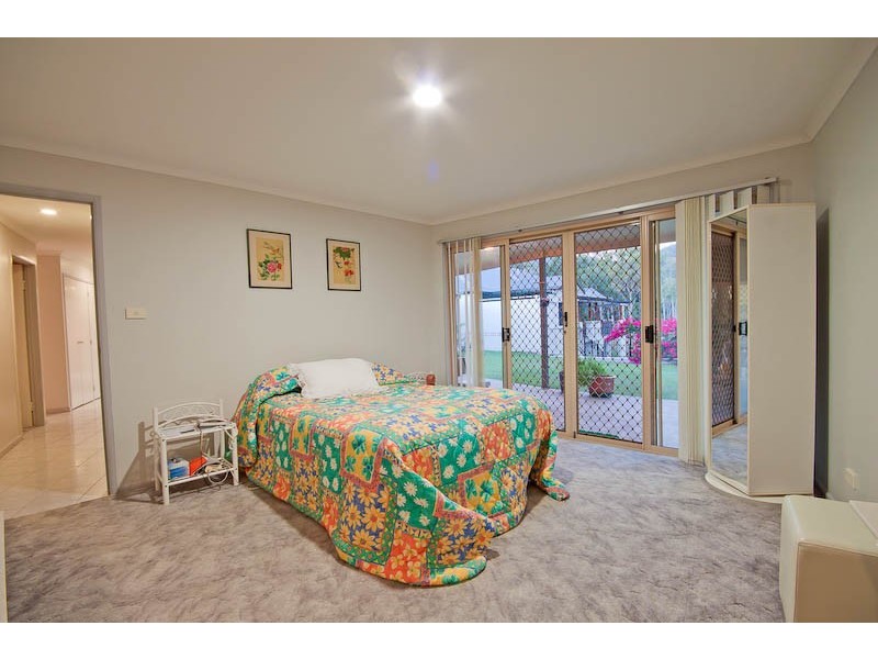 8 McRae Place, Frenchville QLD 4701