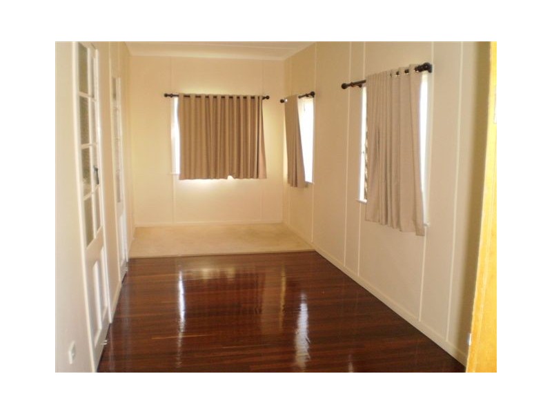 6 Thackeray Street, Park Avenue QLD 4701