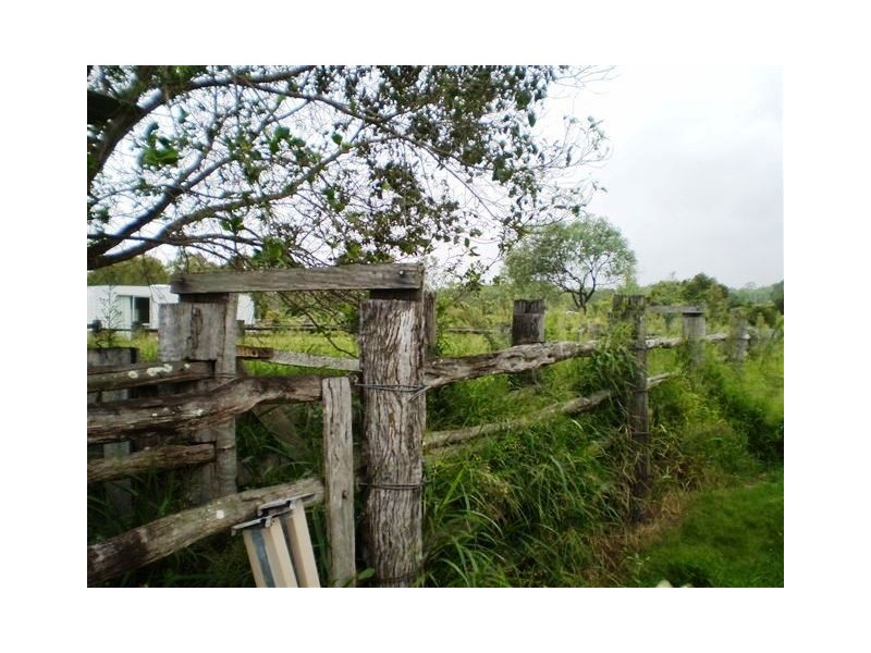 125 Auton & Johnsons Road, The Caves QLD 4702